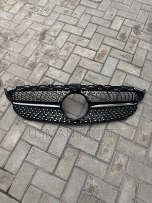 Amg Diamond Grill With a Front Camera Hole