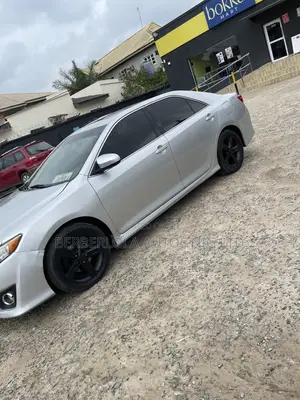 Toyota Camry SE 4dr Sedan (2.5L 4cyl 6A) 2013 Silver