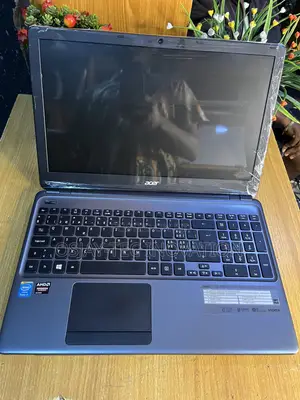 Laptop Acer Aspire E5-722G 8GB Intel Core i7 HDD 500GB