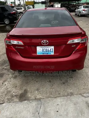 Toyota Camry SE V6 4dr Sedan (3.5L 6cyl 6A) 2013 Red