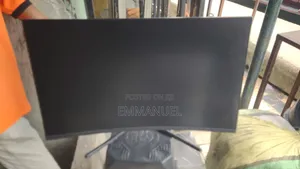 Curve Monitor 32 Inches