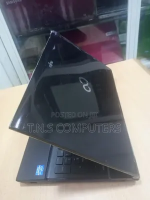 Laptop Fujitsu Lifebook AH56/G 6GB Intel Core i3 HDD 320GB