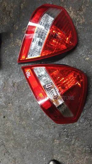 Headlight Nissan Tiida 2008