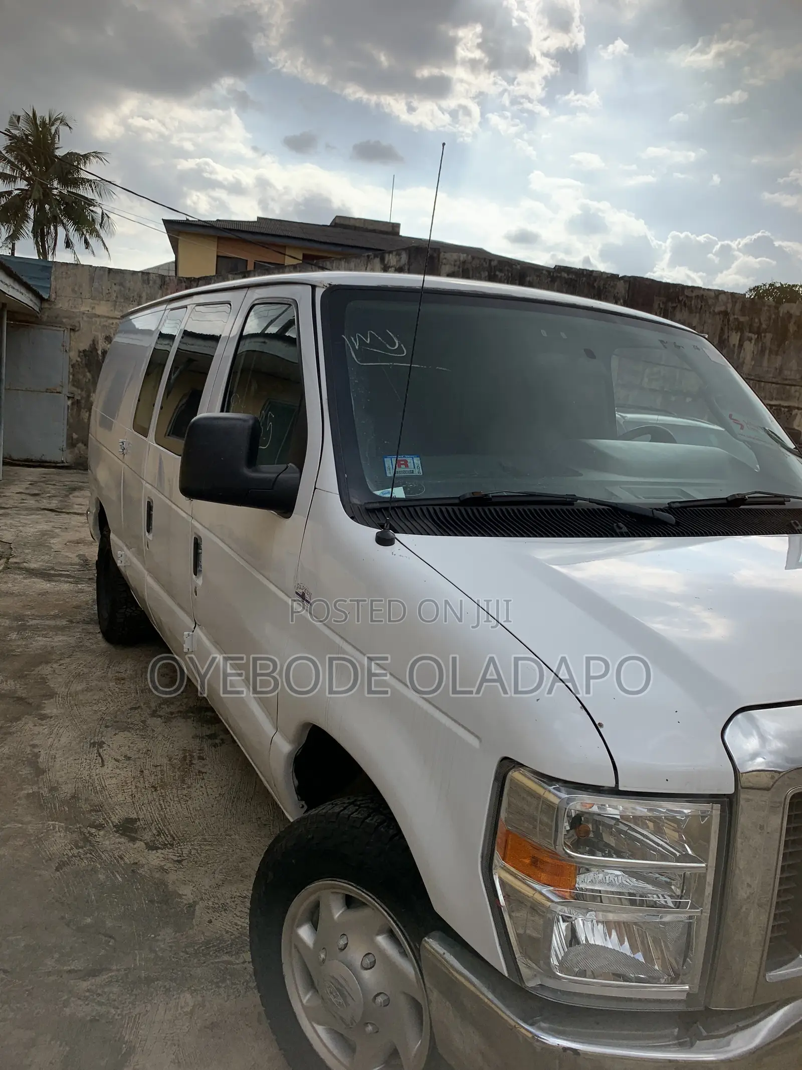 Ford E250 2013 White
