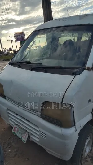 Suzuki Every 2010 White