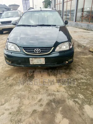 Toyota Avensis 2004 Blue