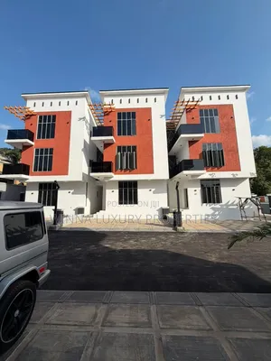 4bdrm Townhouse/Terrace in Utako for sale