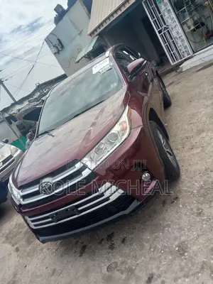 Toyota Highlander 2018 Brown