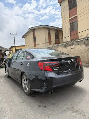 Toyota Camry SE V6 4dr Sedan (3.5L 6cyl 6A) 2013 Black