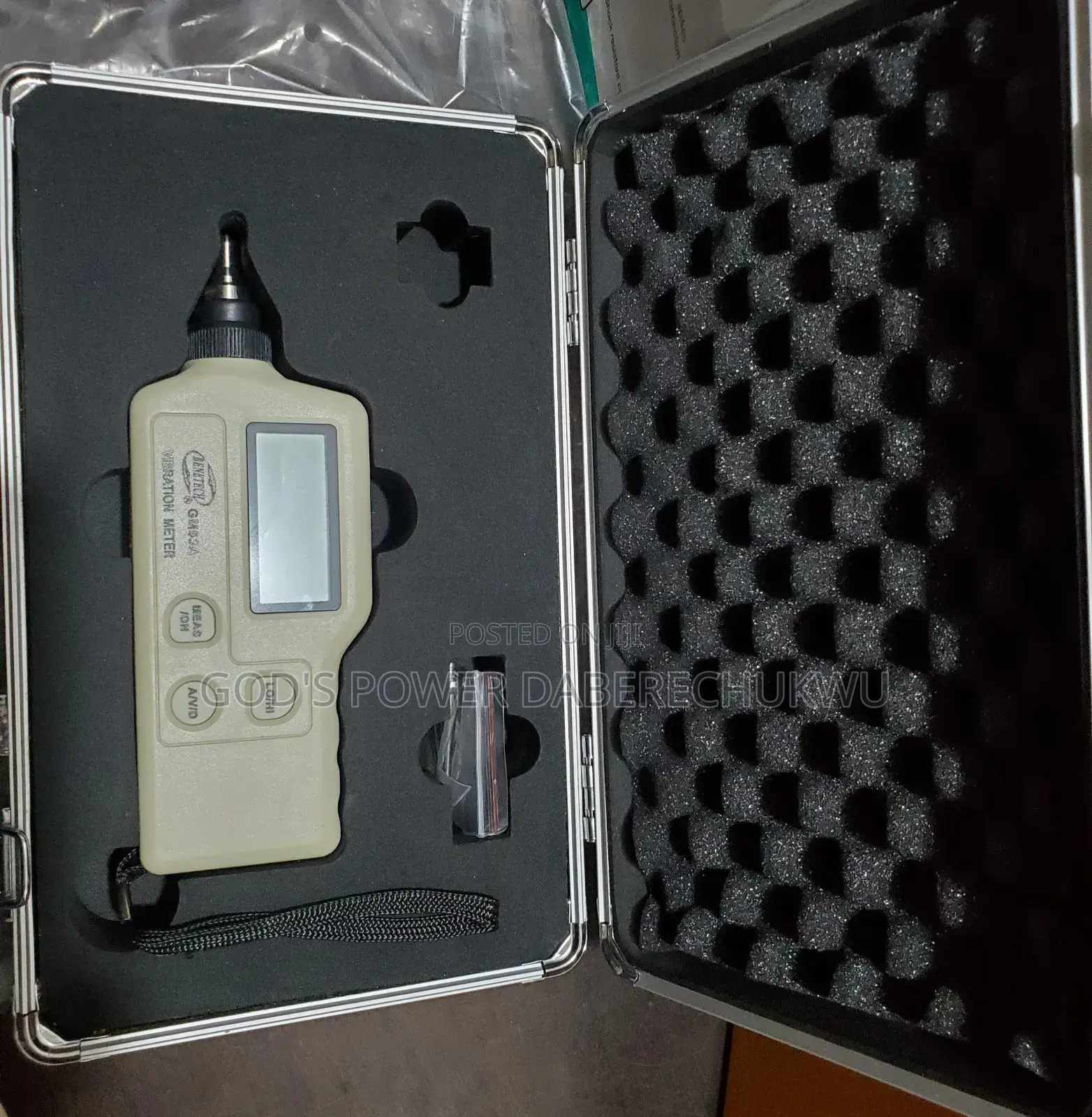 Digital Vibration Meter