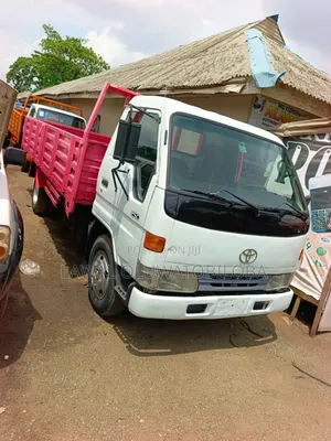 Nigeria Used Toyota Dyna 200 Long Chassis 3rz Petrol Engine