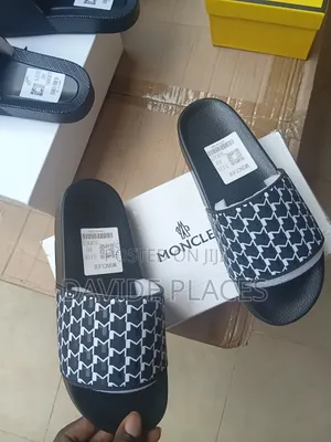 Quality Original Moncler Unisex Slide Black