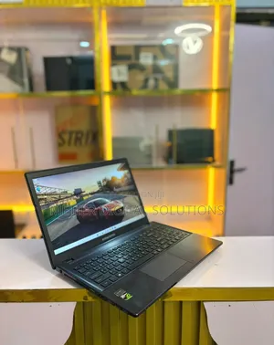 Laptop Clevo W370 8GB Intel Core i3 SSD 1T