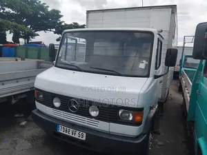 Mercedes 609 Container 15fit Direct