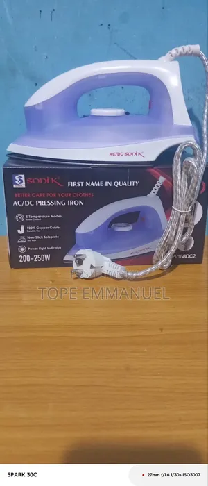 200-250w Solar Inverter Iron Low Energy Consumption