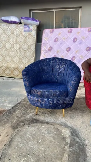Aesthetic Outstanding Fabulous Quality Handmade Single Sofa