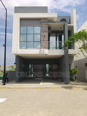 4bdrm Duplex in Service Estate for sale