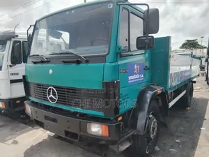 Mercedes 1524 Truck 20fit Length Pickup