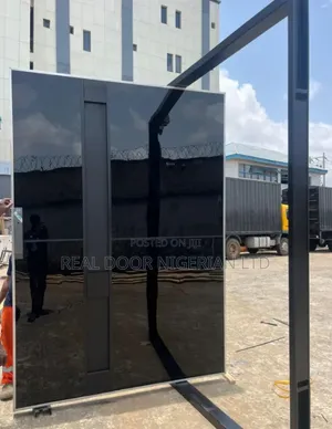 Quality Pivot Door 5ft by 7ft (Ng P15)