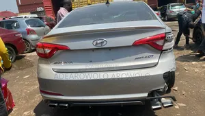 Hyundai Santa Fe Limited 4dr SUV AWD (3.3L 6cyl 6A) 2015 Silver
