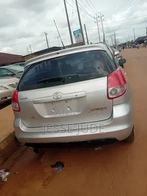 Toyota Matrix XR Hatchback FWD (1.8L 4cyl 4A) 2004 Silver