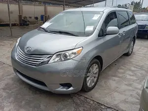 Toyota Sienna 2011 Gray