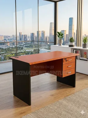 Foreign 4 Feet Office Table