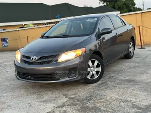 Toyota Corolla LE Special Edition 4dr Sedan (1.8L 4cyl 4A) 2013 Gray