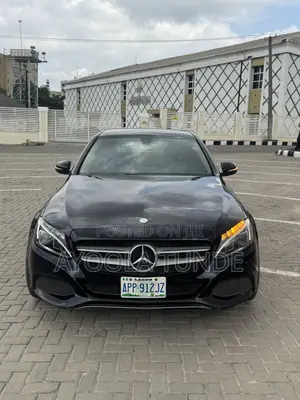 Mercedes-Benz C300 Base AWD 4Matic Sedan (2.0L 4cyl 7A) 2015 Black