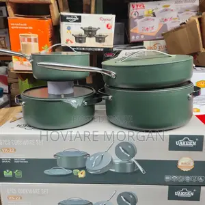 Uakeen 8pcs Cookware Set
