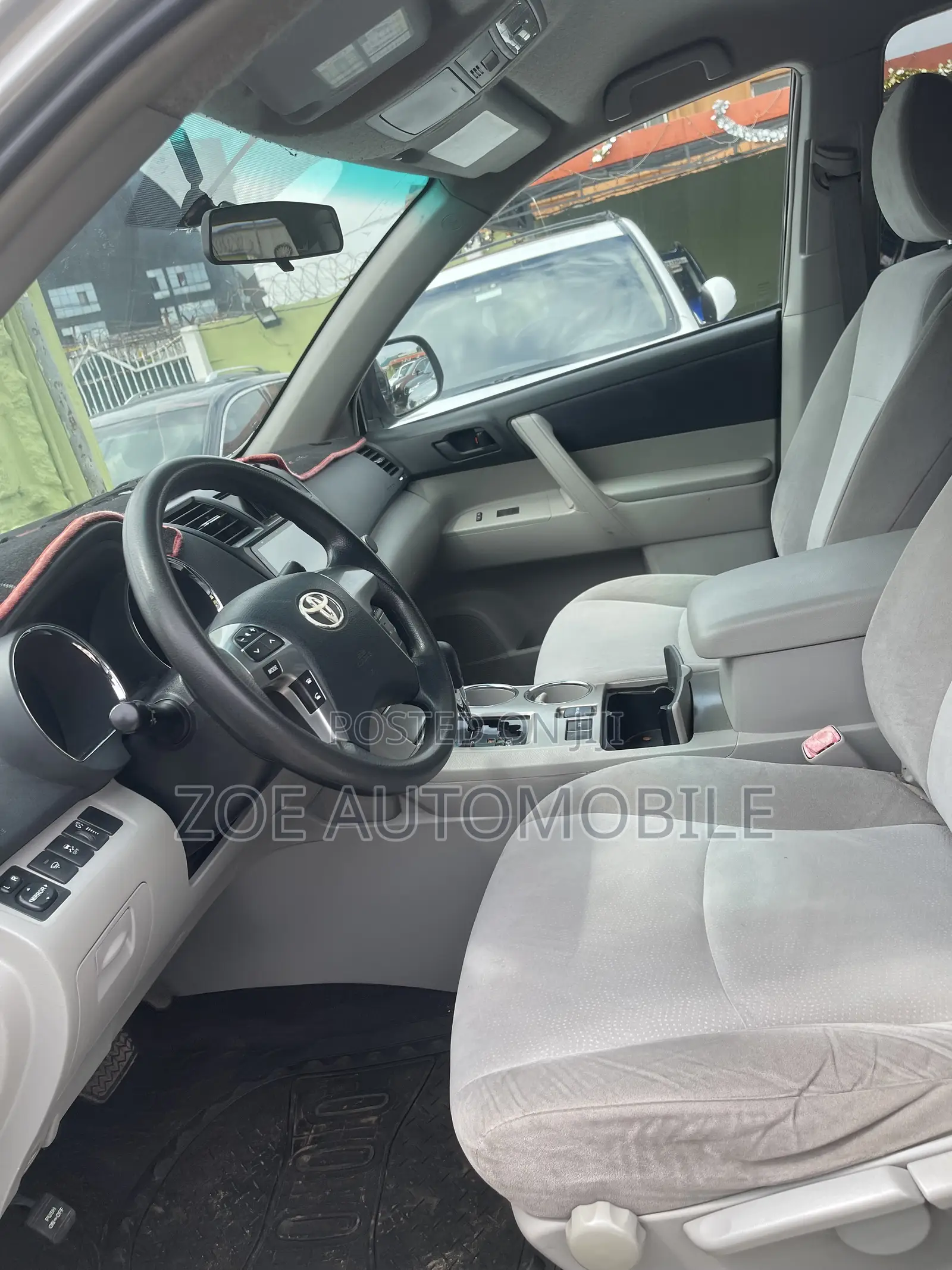 Toyota Highlander 3.5L 4WD 2013 Silver