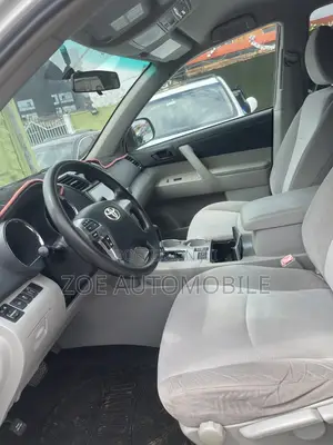 Toyota Highlander 3.5L 4WD 2013 Silver