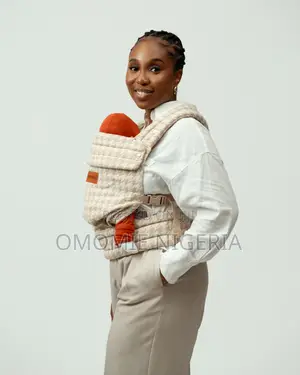 Omomie Zuri Baby Carrier In Sand Print