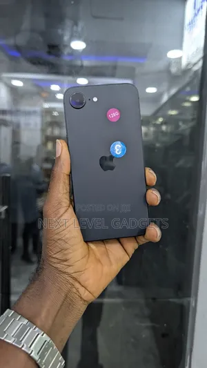 Apple iPhone 16e 128 GB Black