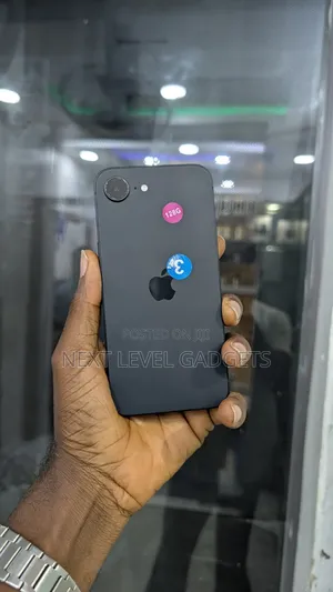 Apple iPhone 16e 128 GB Black