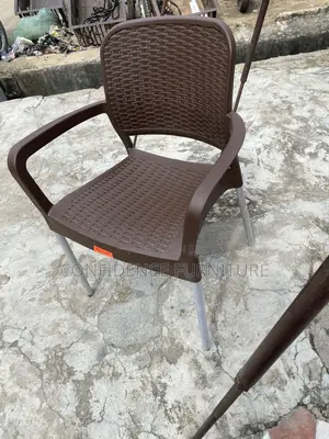 Quality Plastic Chair With Iron Leg