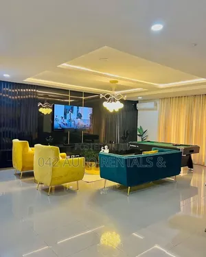 Luxe 3-Bedroom Apartment (Lekki Right) Lekki Peninsula