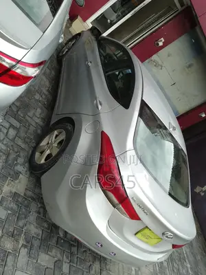 Hyundai Elantra 2012 Silver