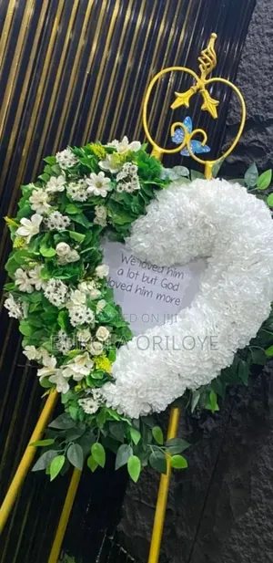 Finary Wreath Rentals Service