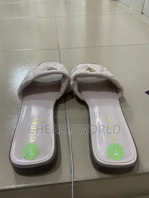 Guess Shoe