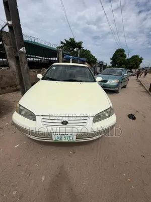 Toyota Camry 2000 White