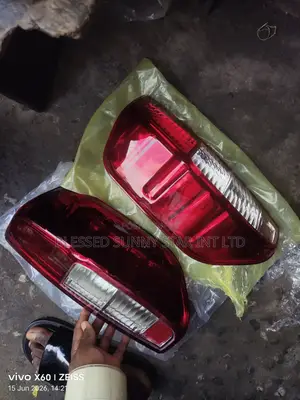 Back Light Nissan Navara 06 or Nissan Frontier 05