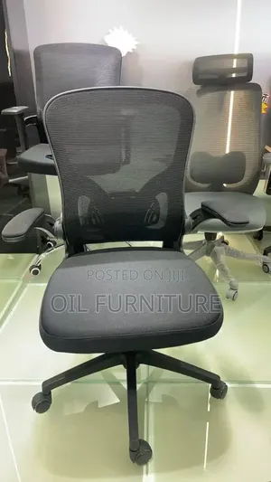 ​Ergonomic Mesh Office Chair With Flip-Up Armrests – Premium Quality