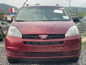Toyota Sienna 2005 Red