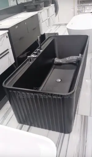Free Standing Bathtub With Complete Set Mixer Tap