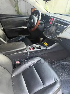 Toyota Avalon Limited Sedan FWD (3.5L 6cyl 6A) 2013 Burgundy