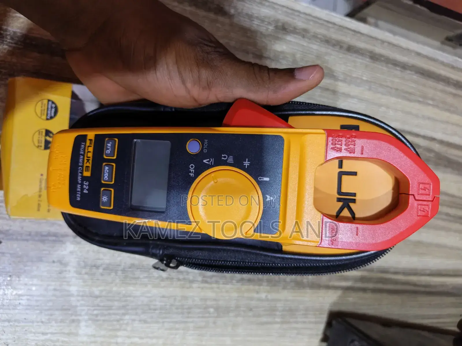Fluke 323 Digital Clamp Meter
