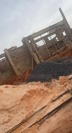 3bdrm Block of Flats in Giant, Benin City for sale