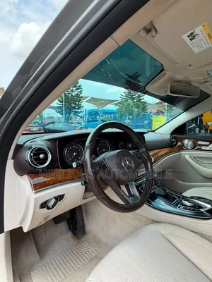 Mercedes-Benz E300 4Matic AWD Sedan (2.0L 4cyl 9A) 2017 Gray