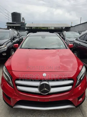 Mercedes-Benz GLA 250 2015 Red